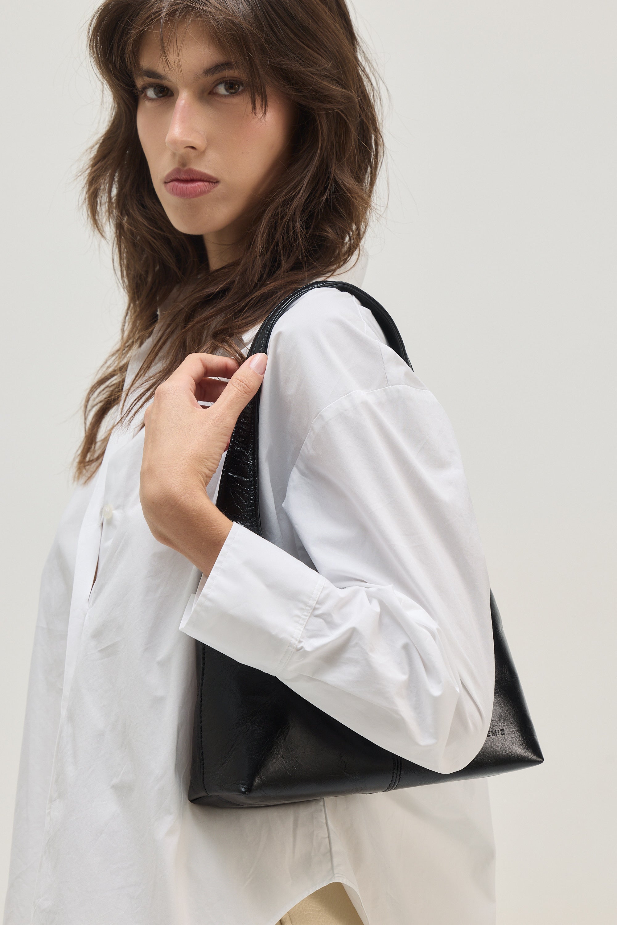 Black Dani Hobo - Italian Leather shoulder bag | LEMIZ