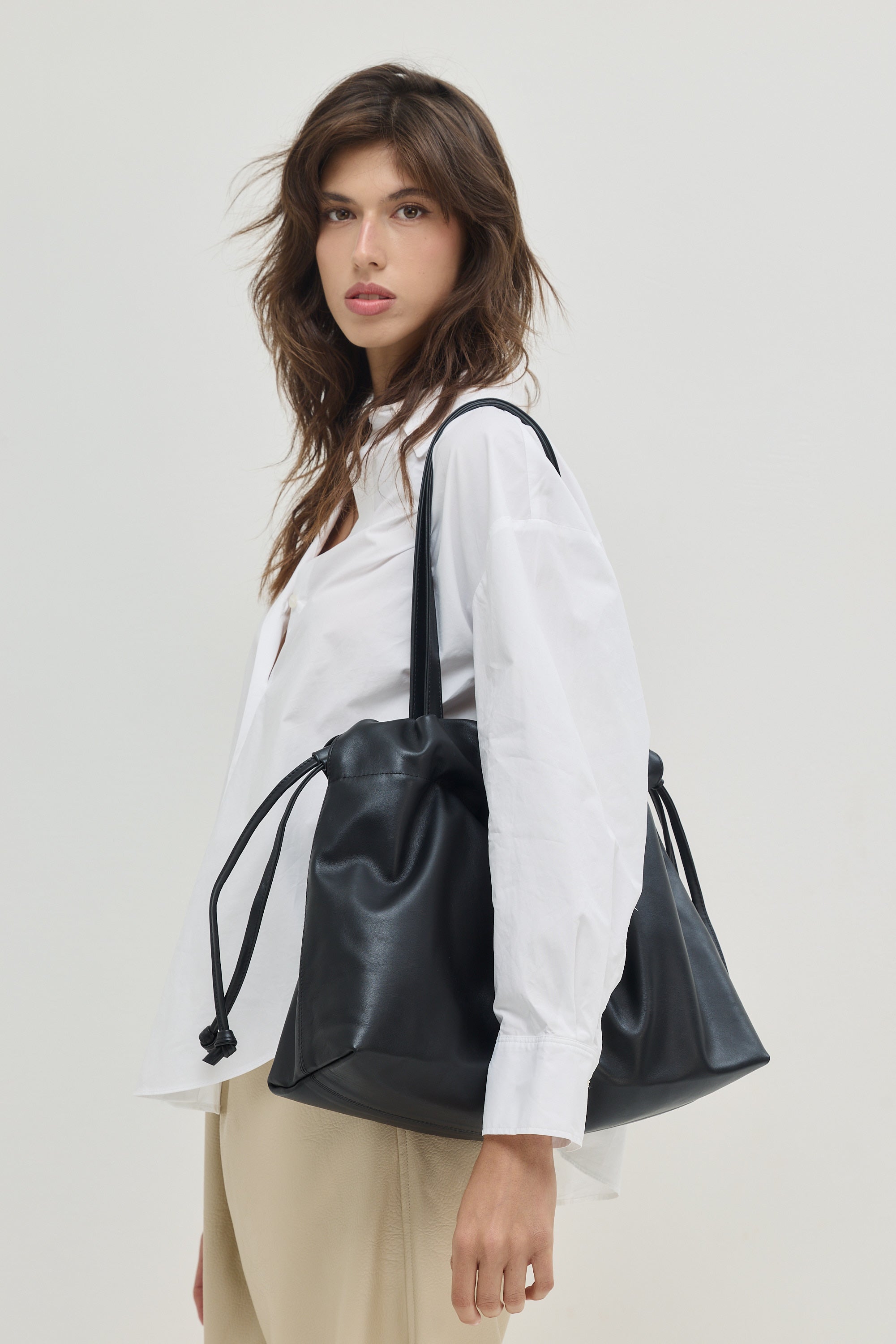 Black Asisi Tote - Italian Leather tote bag | LEMIZ